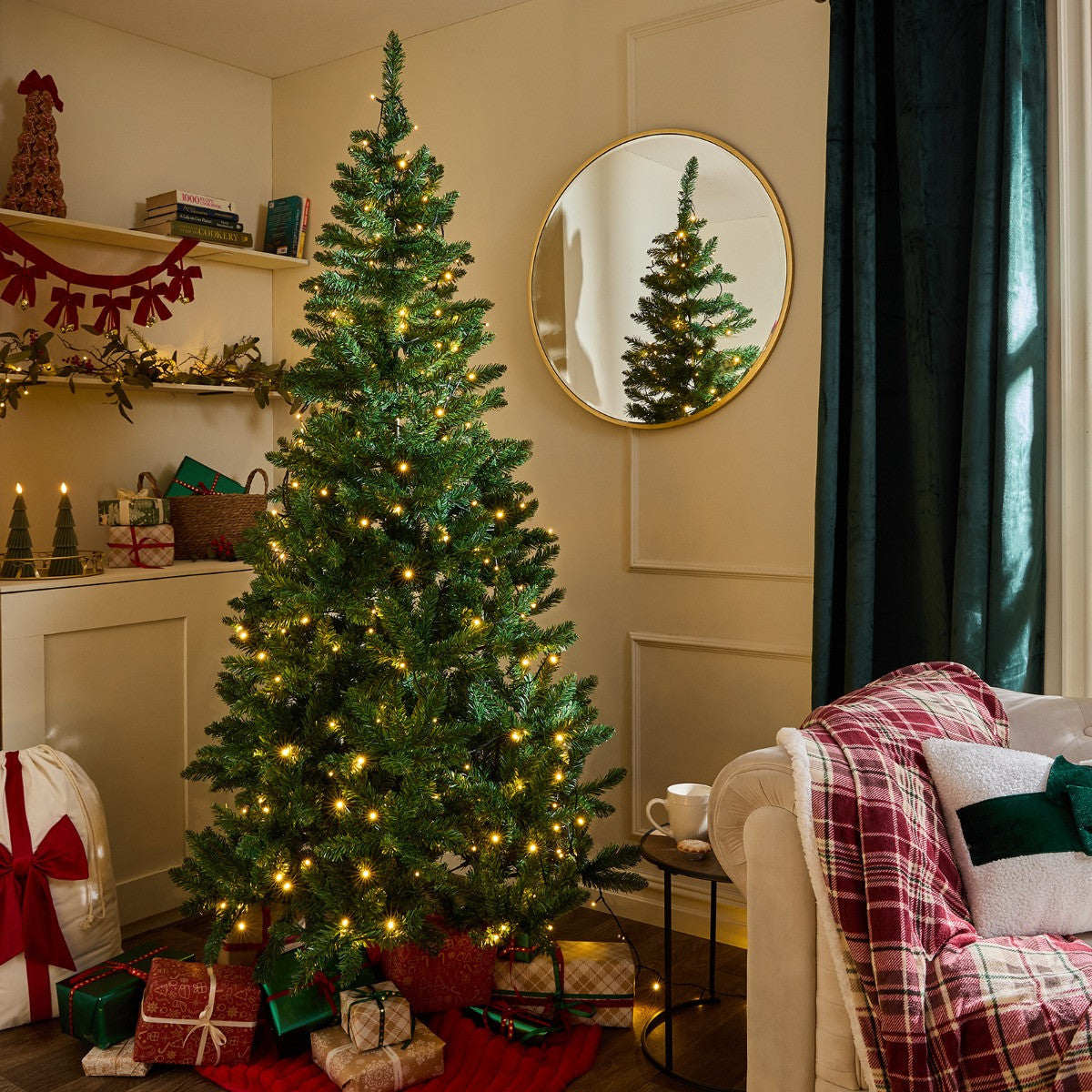 The Green Christmas Tree 780 Tips - 7FT
