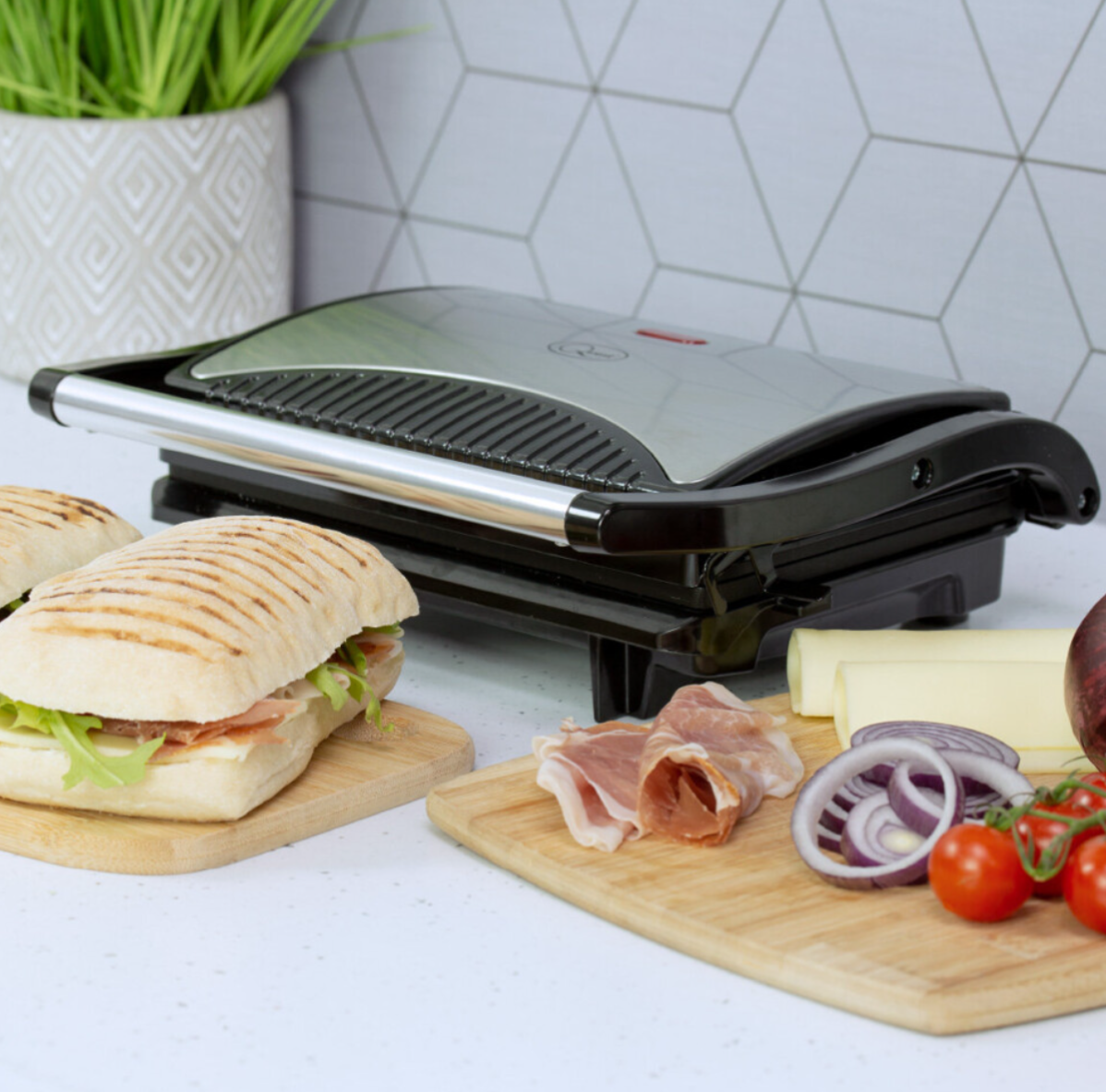 Quest 34340 Compact Panini Press and Grill / Twin Non-Stick Plates - Truly Yours