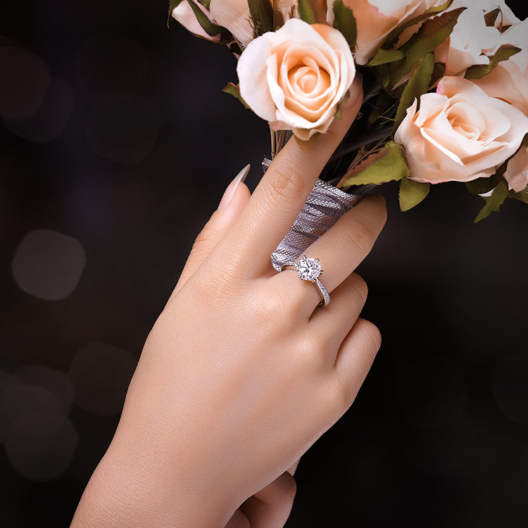 Moissanite Engagement Ring - 0.5ct Round Cut, S925 Sterling Silver