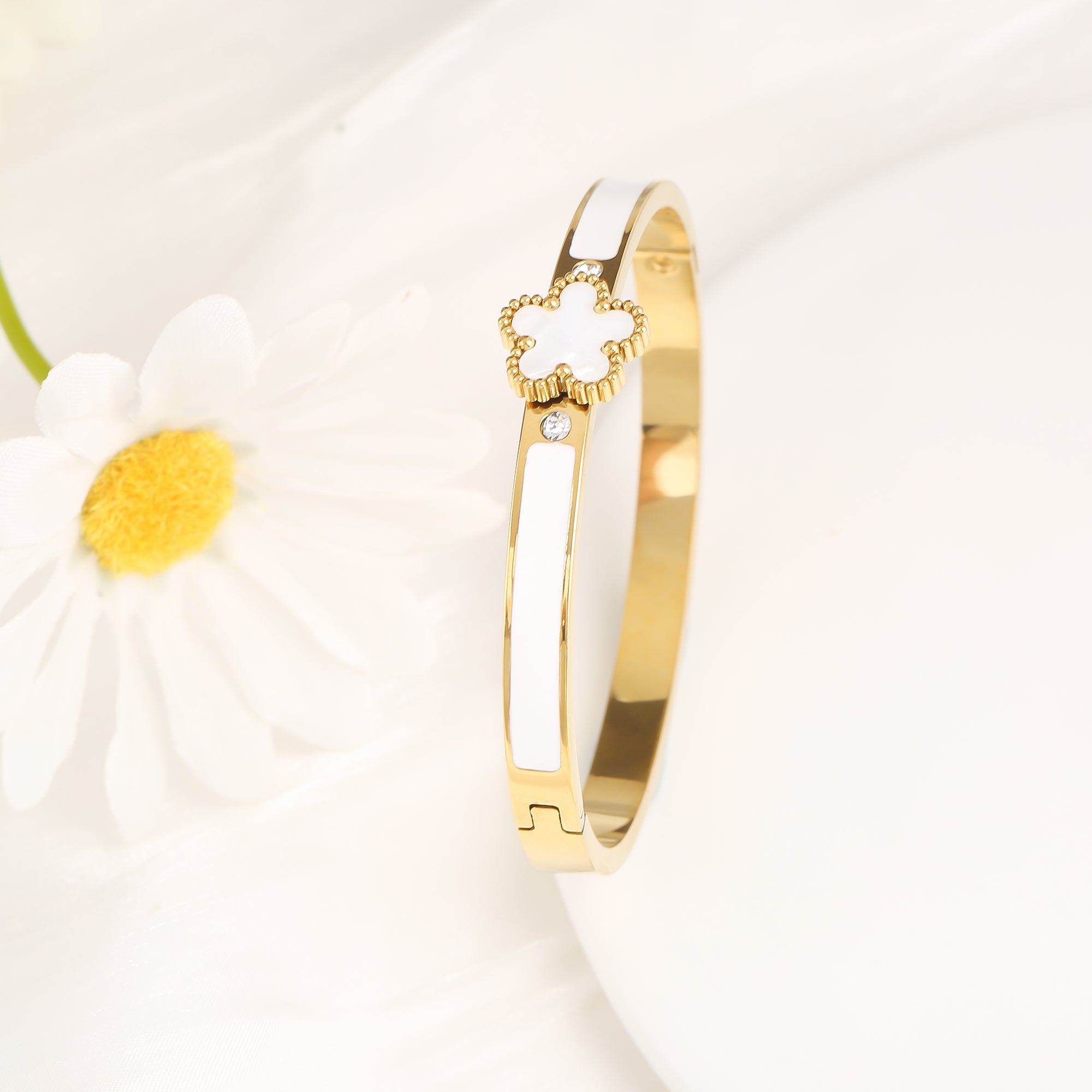 Elegant Floral Enamel Bangle – Gold Plated Stainless Steel Five-Leaf Flower Bracelet