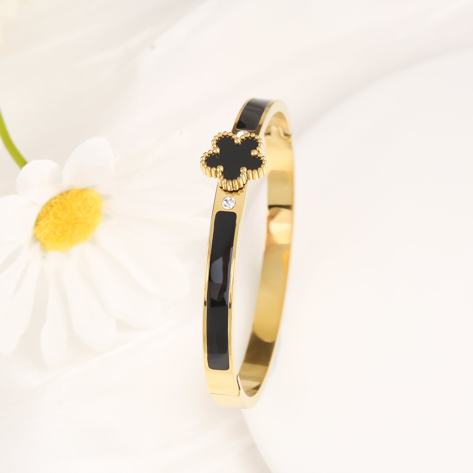 Elegant Floral Enamel Bangle – Gold Plated Stainless Steel Five-Leaf Flower Bracelet