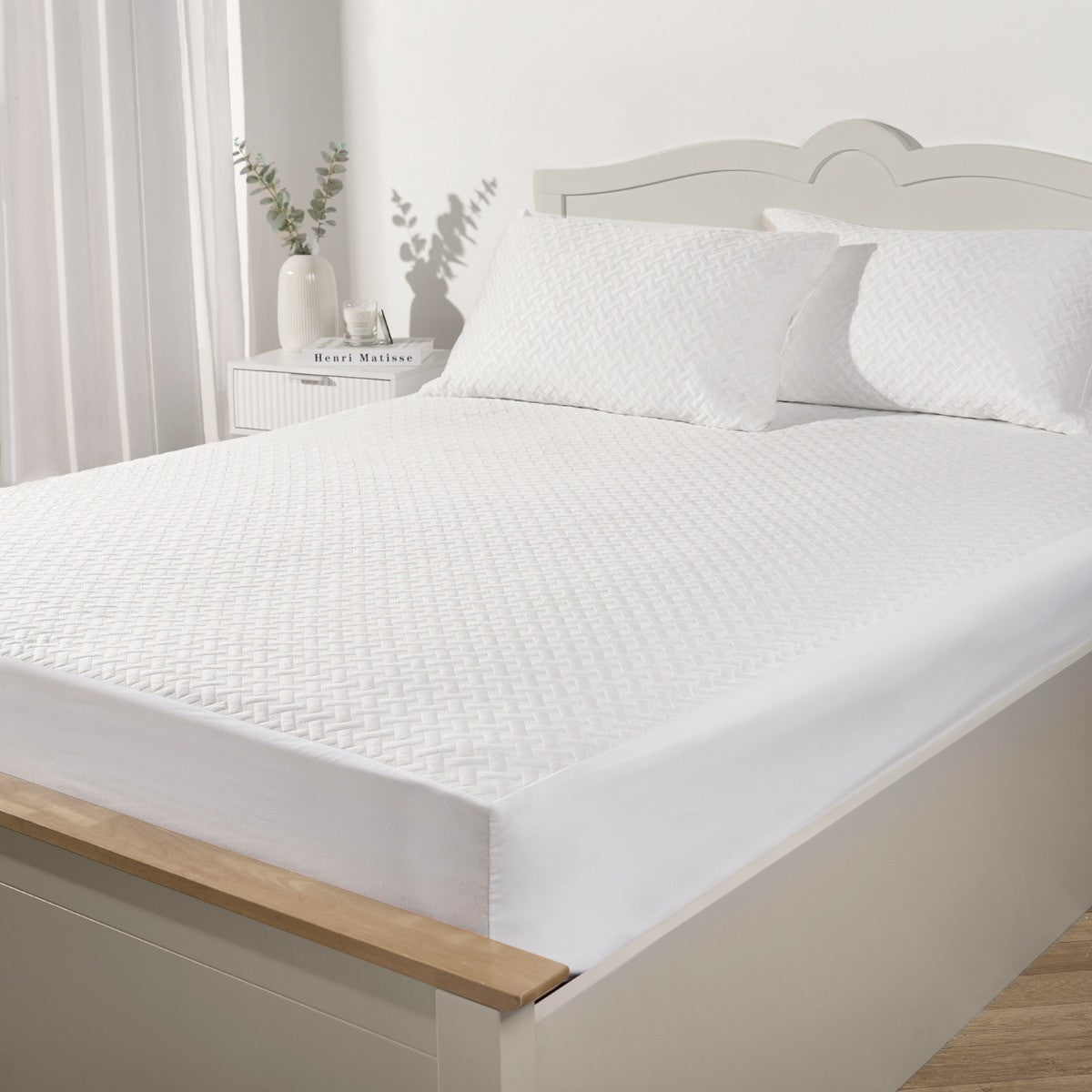 COOLING MATTRESS PROTECTOR