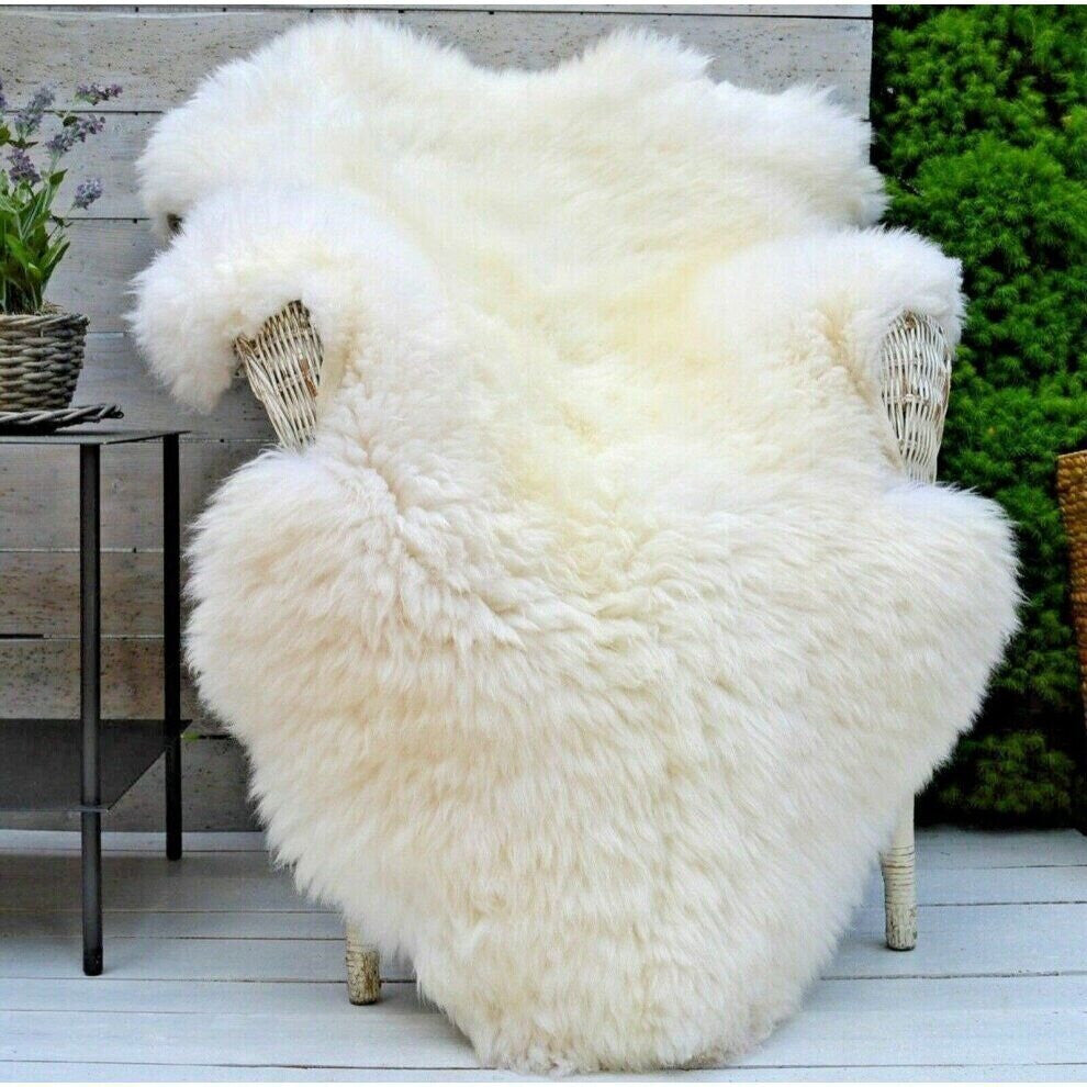 Natural Sheepskin Rug Pelt – Soft Fleece Ivory White
