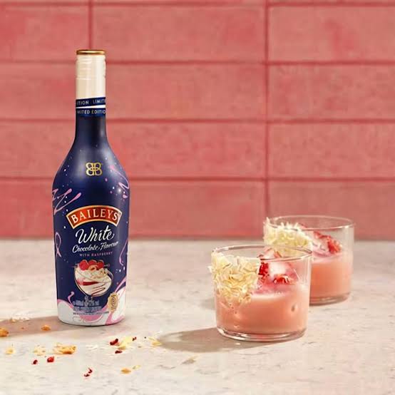 Baileys White Chocolate Flavour with Raspberry