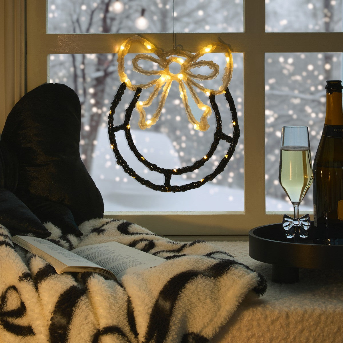 LED BOW WREATH – CREAM & BLACK
