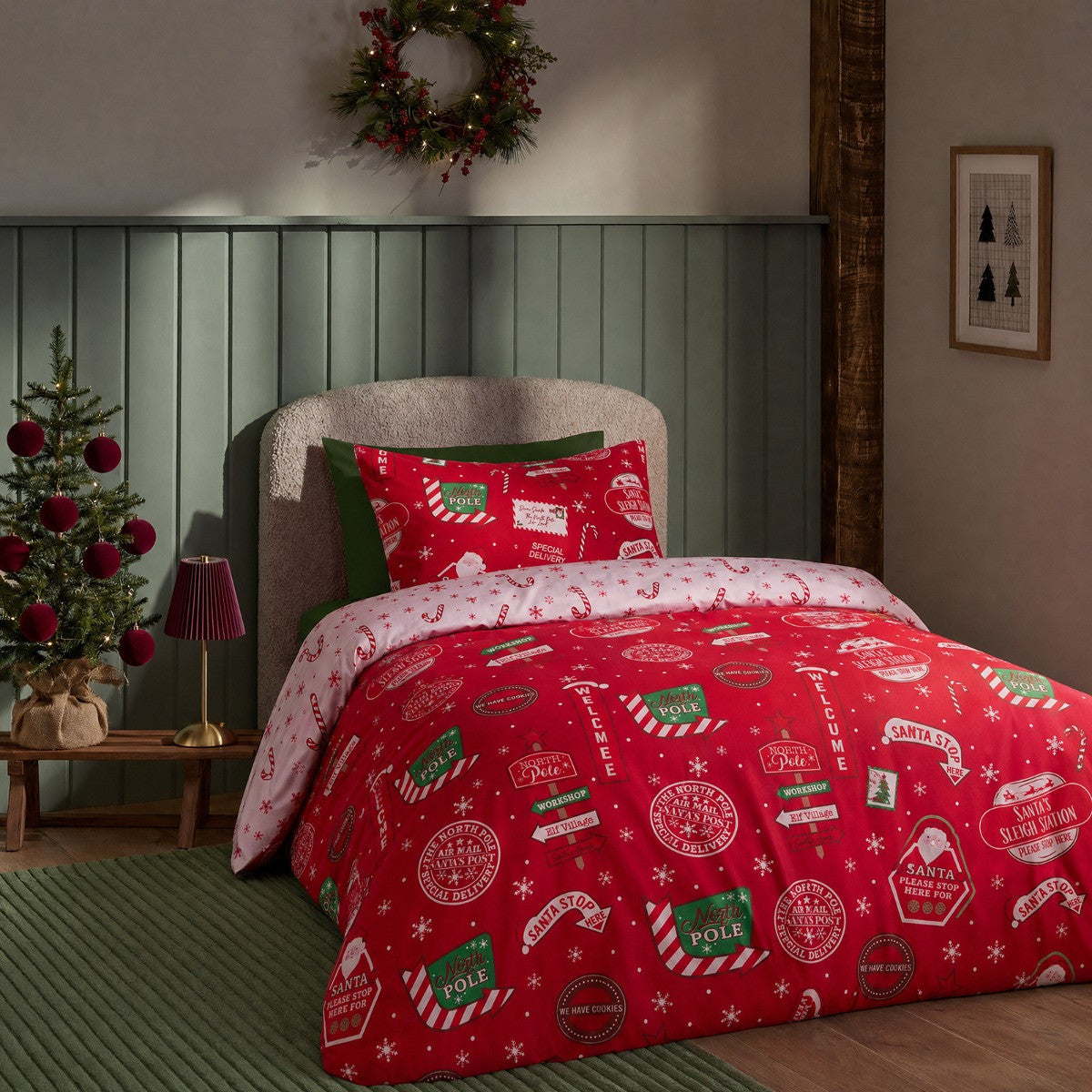 Santa Stop Here Slogan Reversible Duvet Cover Set, Red/White - Single