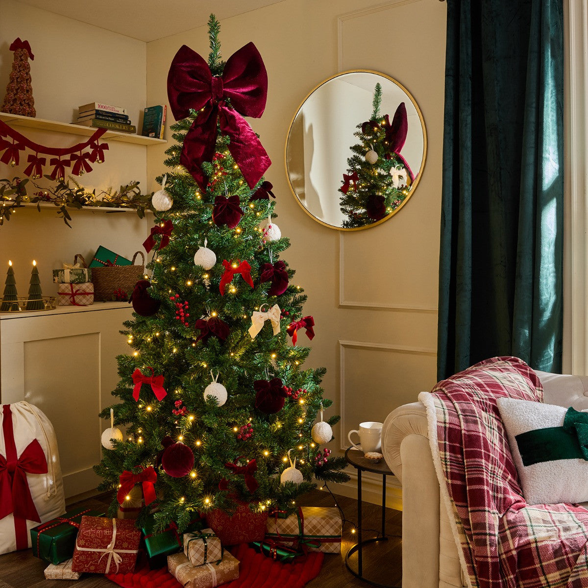 The Green Christmas Tree 780 Tips - 7FT