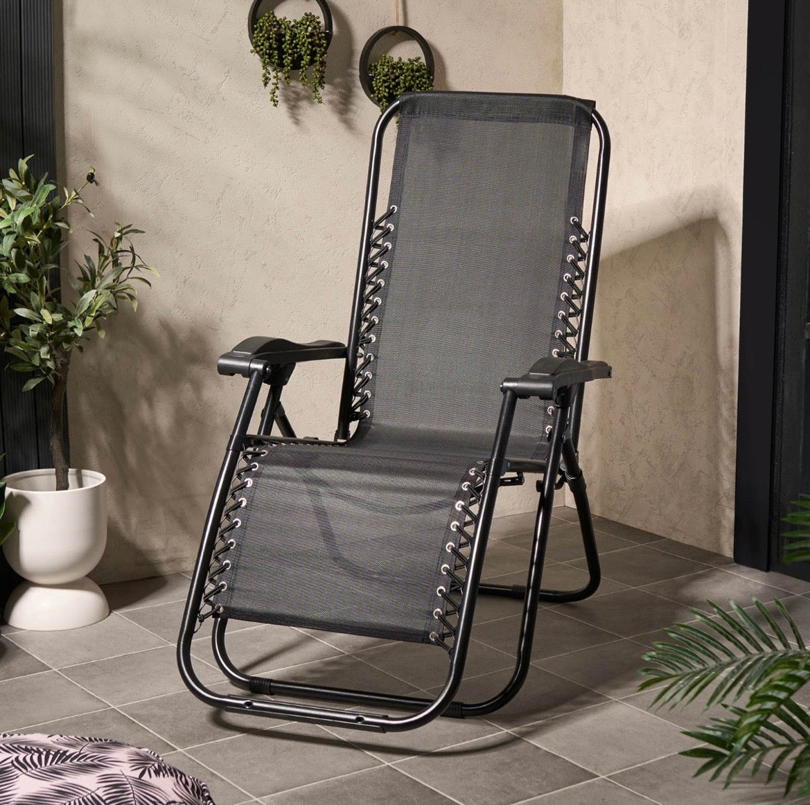 Zero gravity sun loungers - Truly Yours
