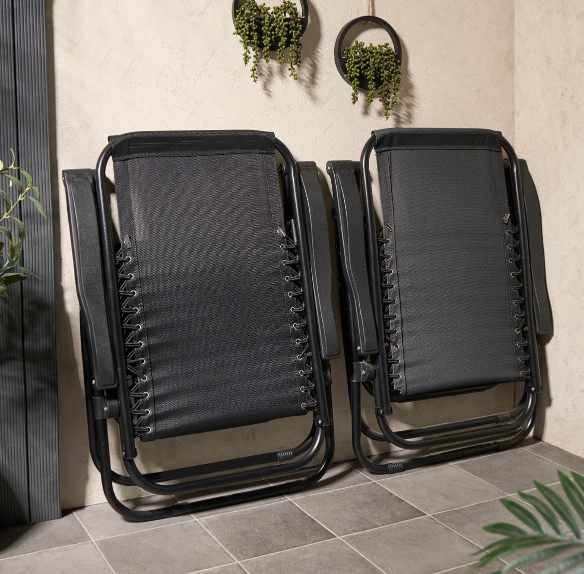 Zero gravity sun loungers - Truly Yours
