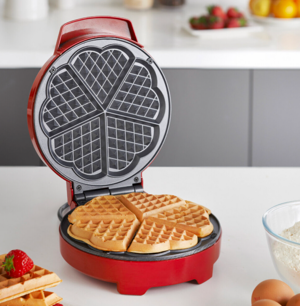 Global Gizmos Heart Waffle Maker / Non Stick Coating - Truly Yours