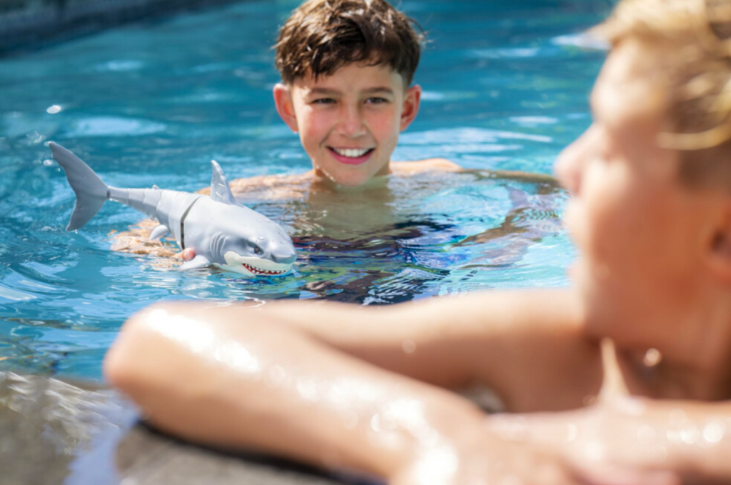 Robo Alive Great White Shark Toy – Lights Up & Swims