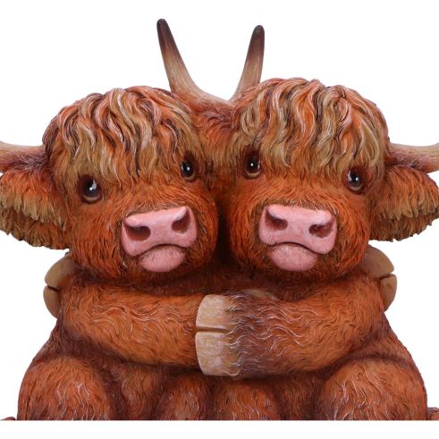 Highland Cow Hug Figurine Ornament