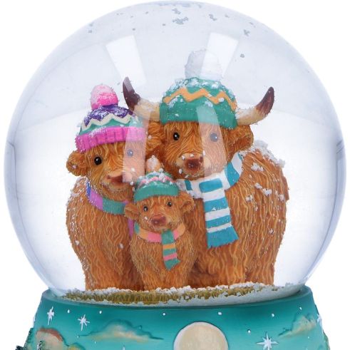 Winter Highland Cow Snow Globe 13.7cm