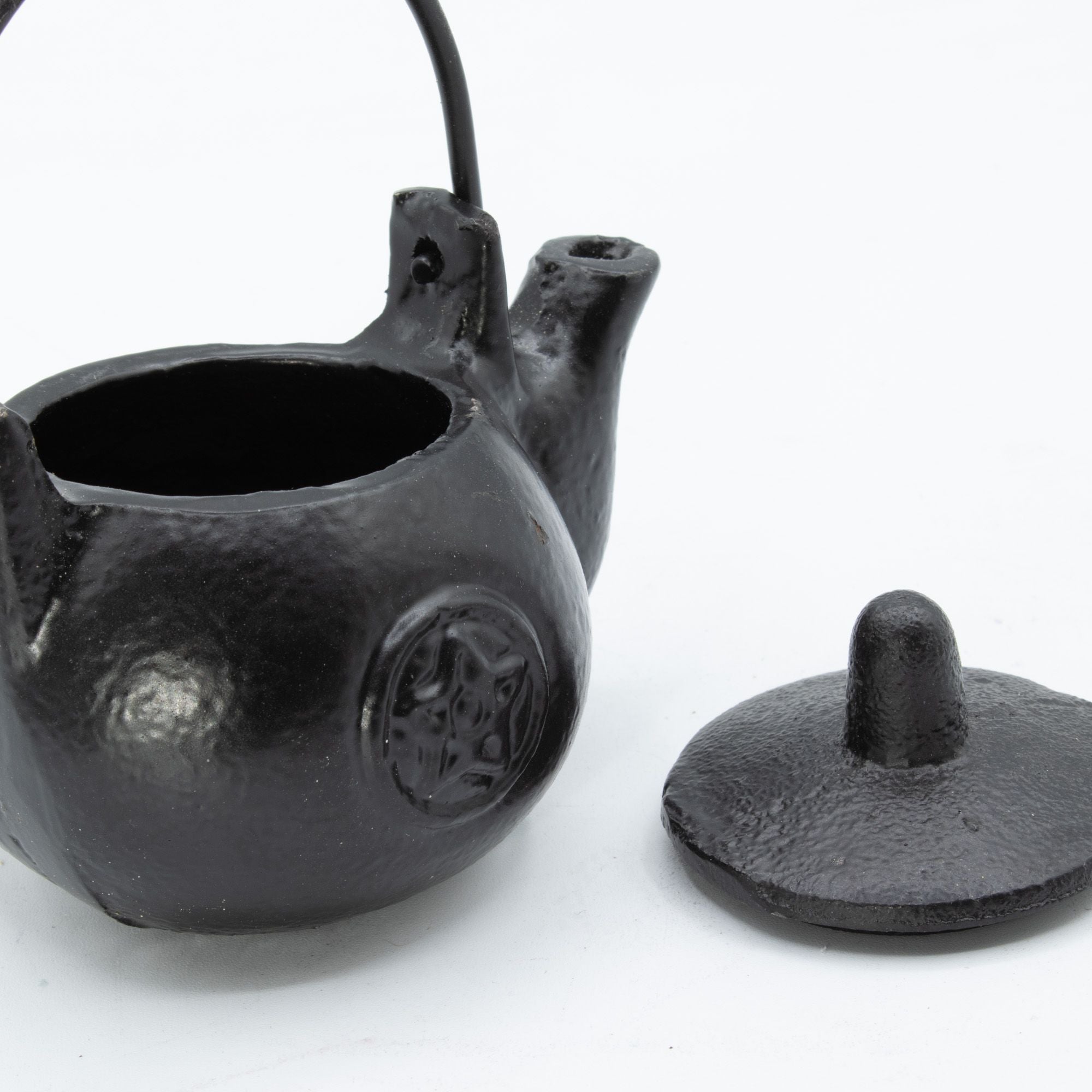 Small Cast Iron Ritual Pot with Pentagon 8x8x10cm - Truly Yours