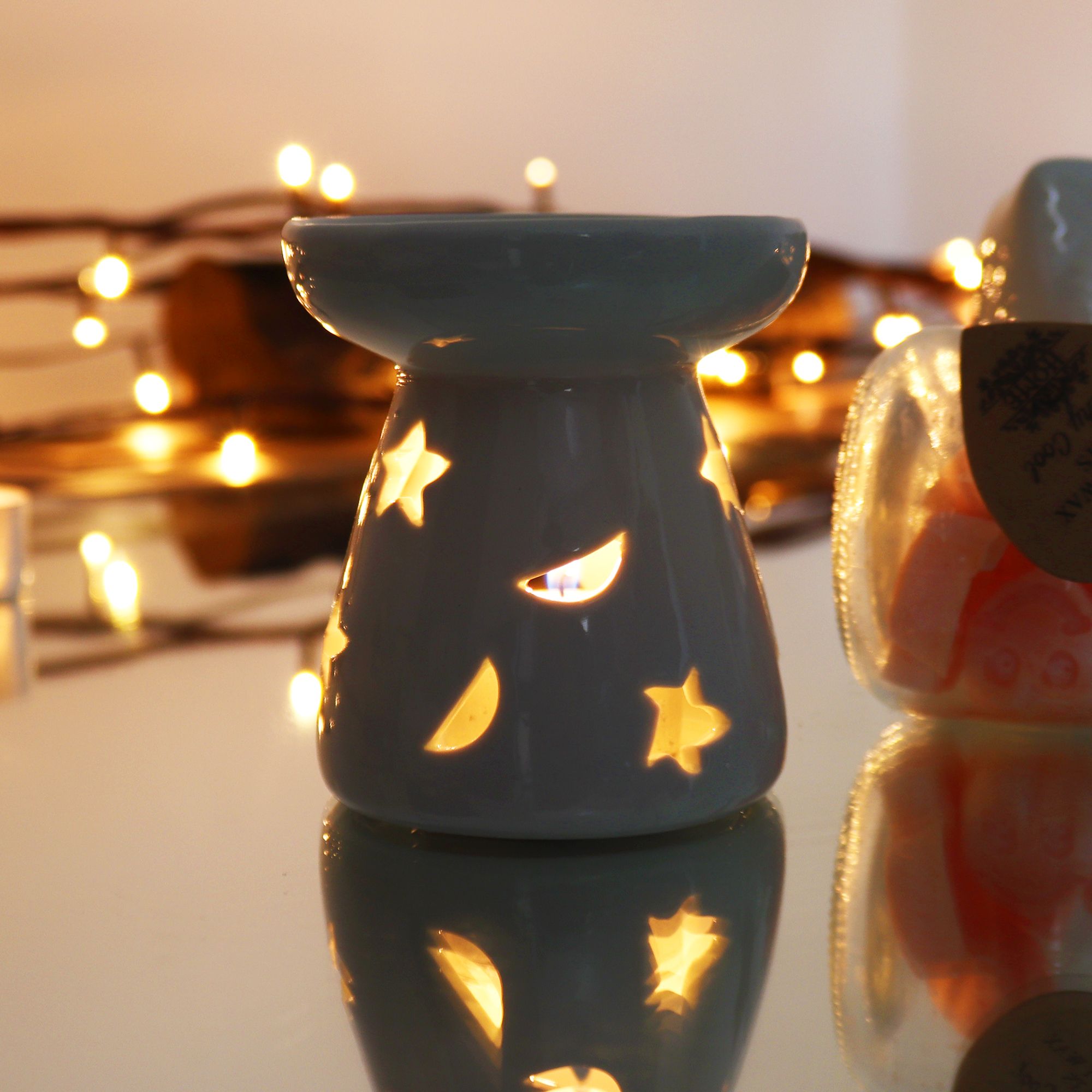 Lrg Classic White or Black Oil Burner - Moon & Star