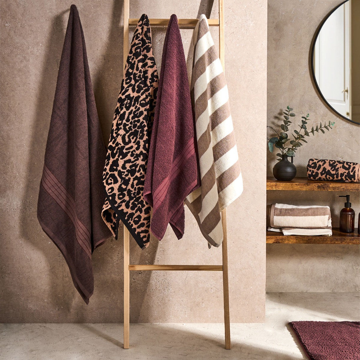 100% Cotton Jacquard Leopard Towel - Natural Towels