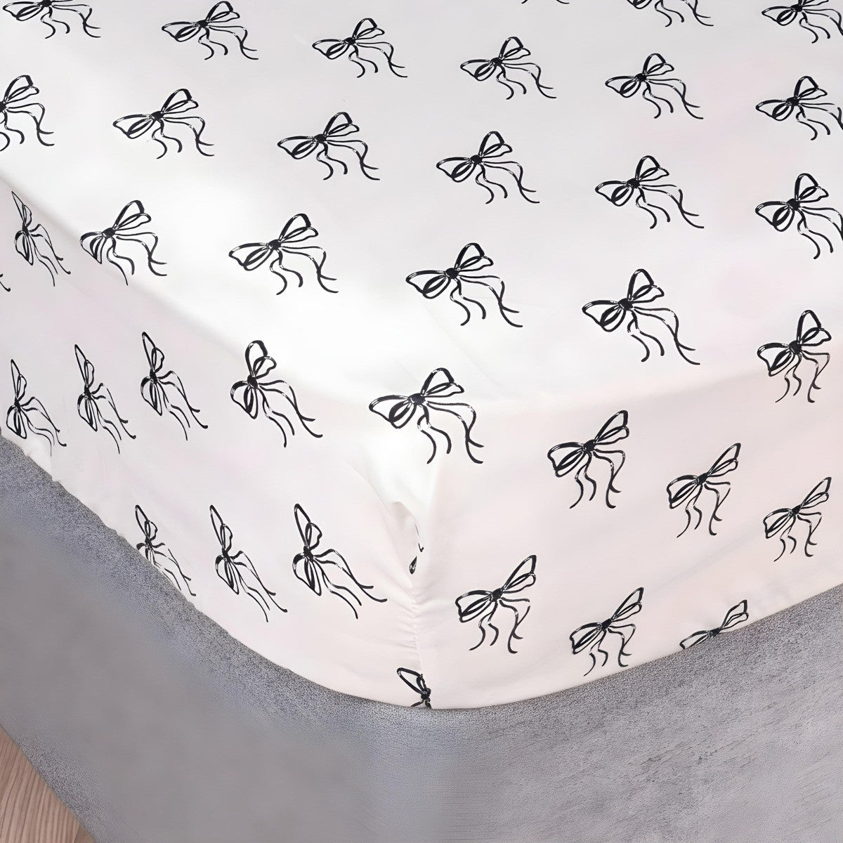 Bow Print Fitted Sheet - Monochrome