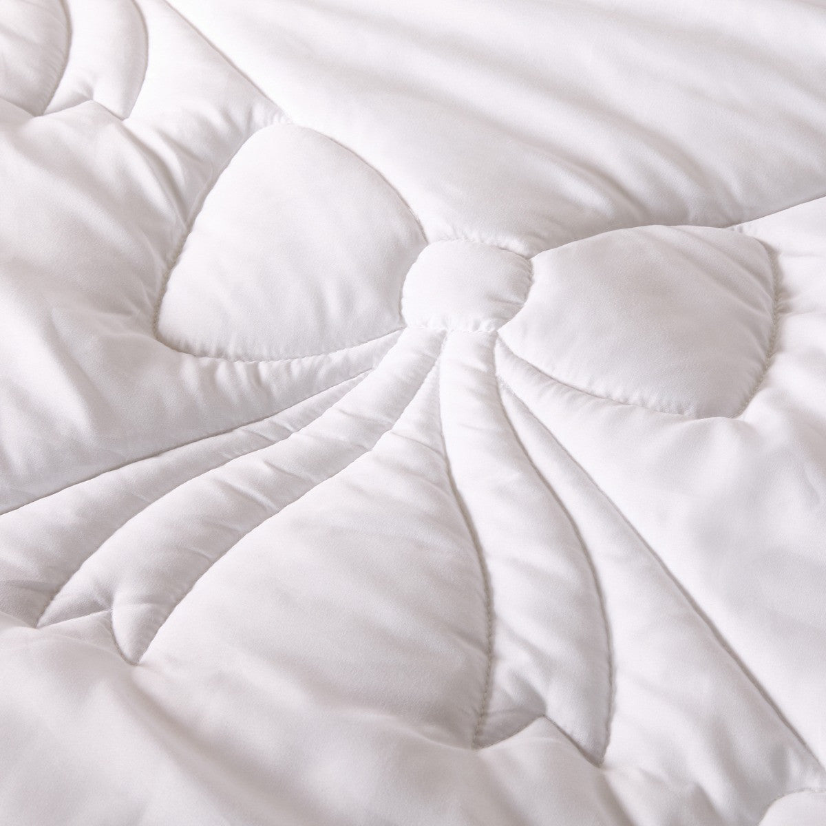 Diamond Bow Quilted Coverless 7.5 Tog Duvet Set - White