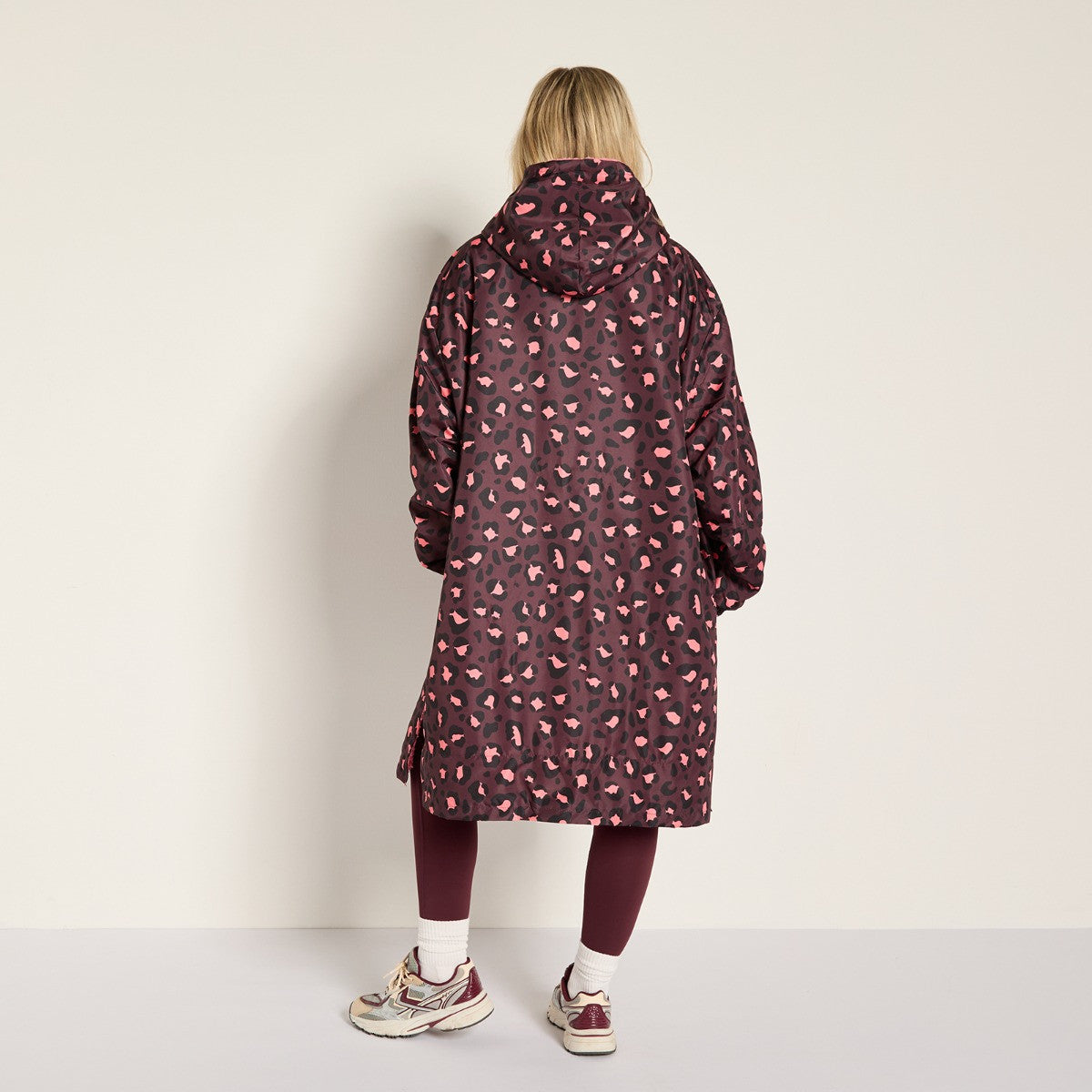 Adults Water Resistant Leopard Print Sherpa Drying Robe - Burgundy
