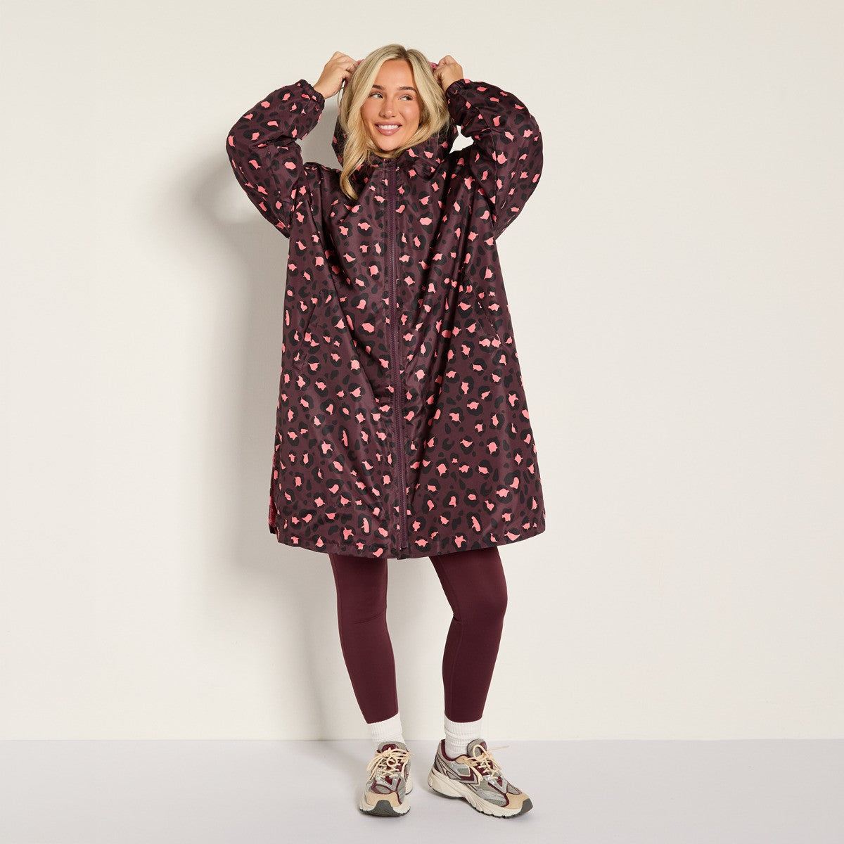 Adults Water Resistant Leopard Print Sherpa Drying Robe - Burgundy