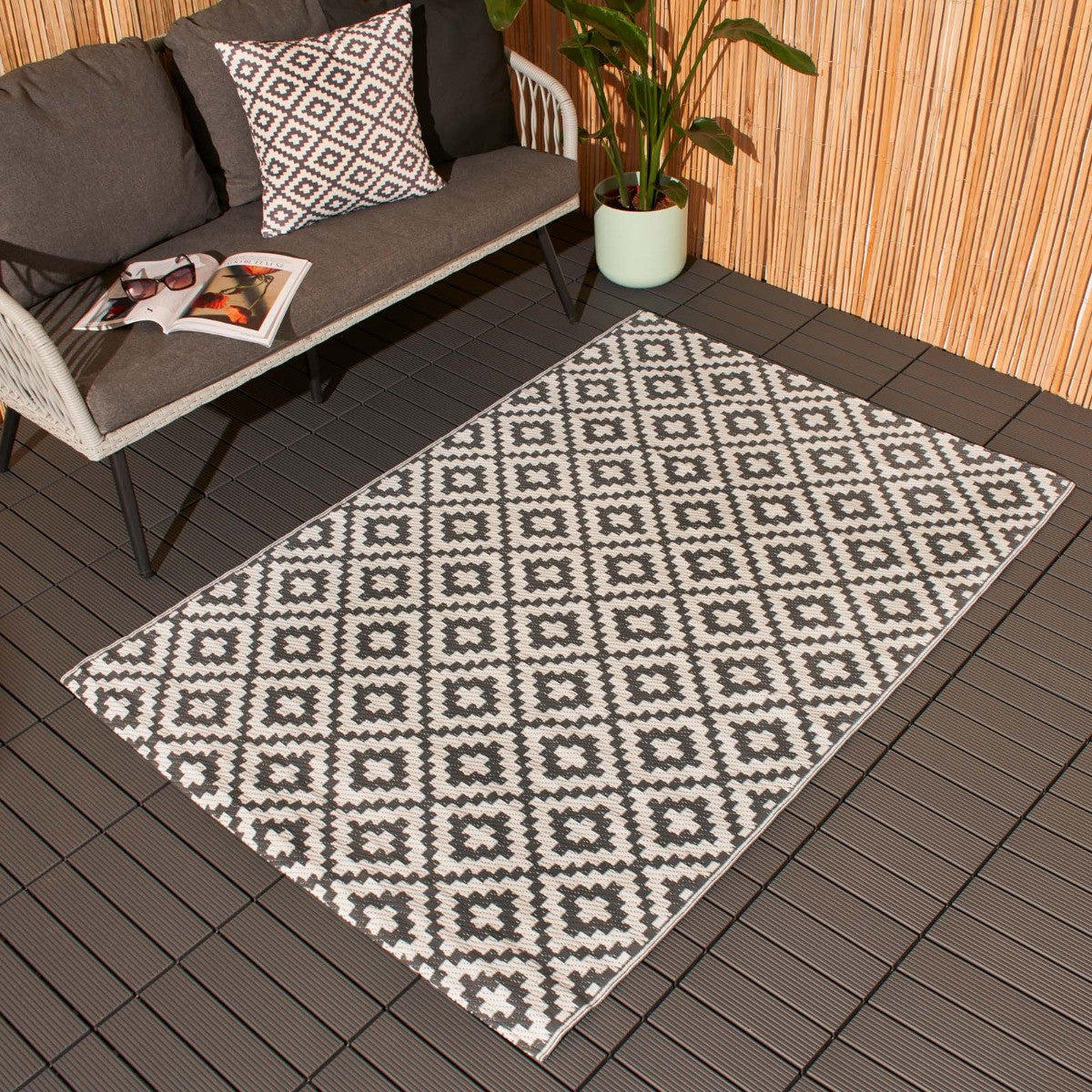 Geometric Print Outdoor Rug - Grey/White Rug