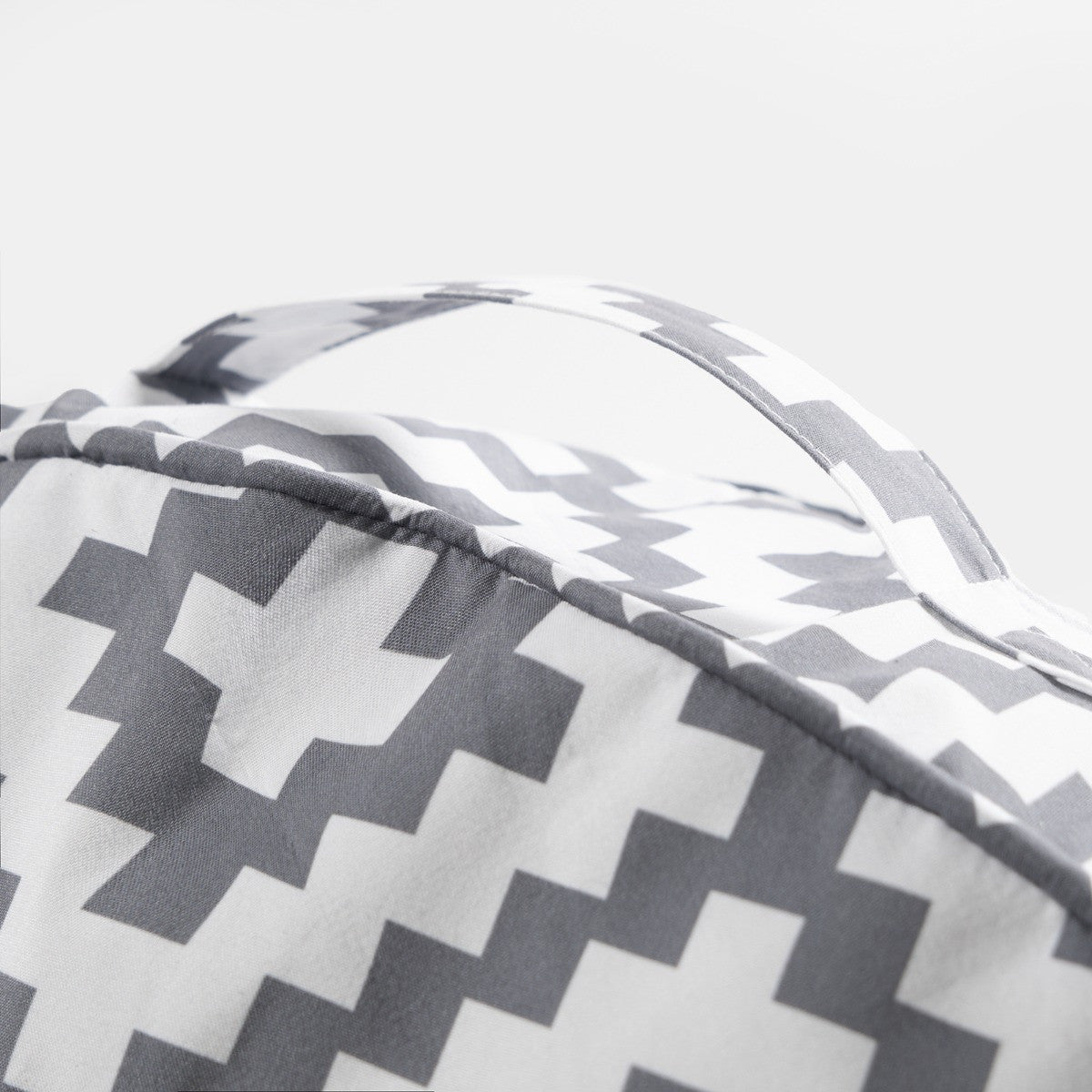 Indoor/Outdoor Round Geometric Filled Cushion - Grey In Cushion