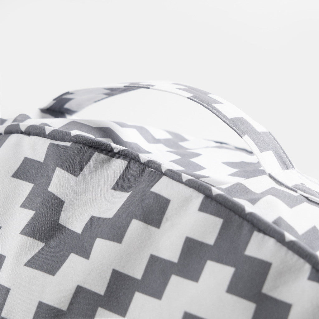 Indoor/Outdoor Round Geometric Filled Cushion - Grey In Cushion