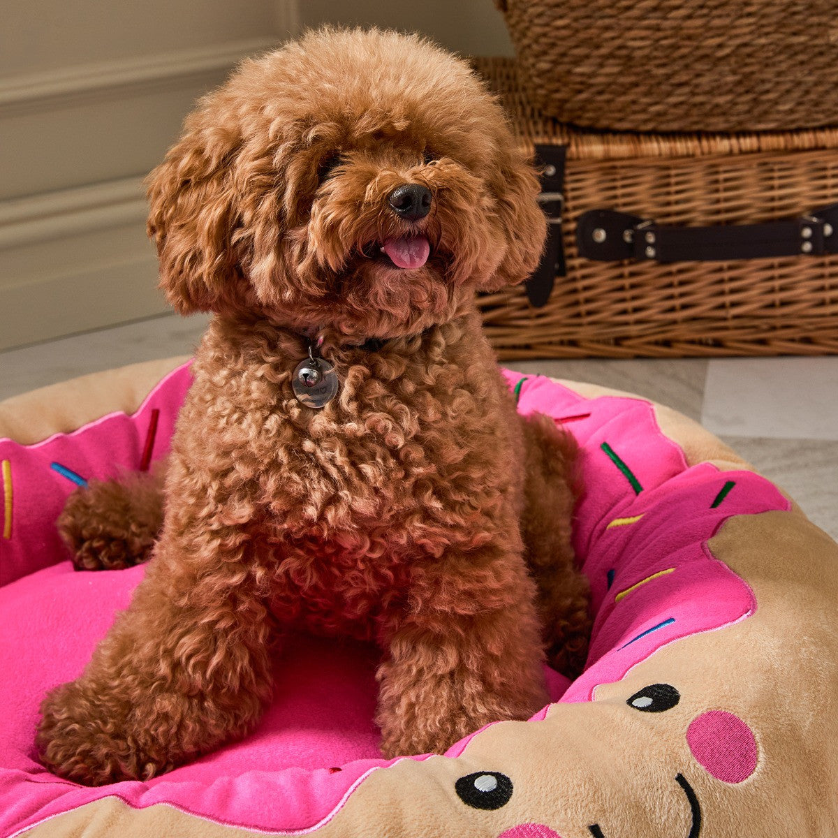 Dolly The Doughnut Pet Bed - Brown/Pink
